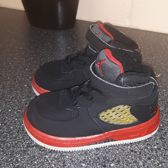 Sneakers - Picture 2 of 4